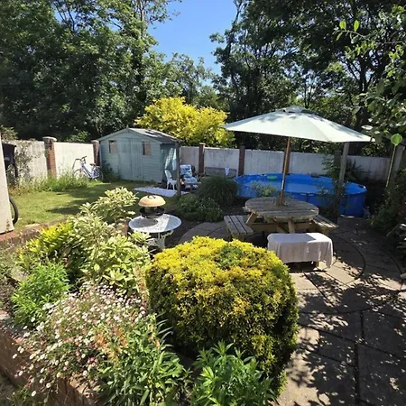 1 Bed - Sleeps 2 Child - Garden - Pets Ferienhaus *