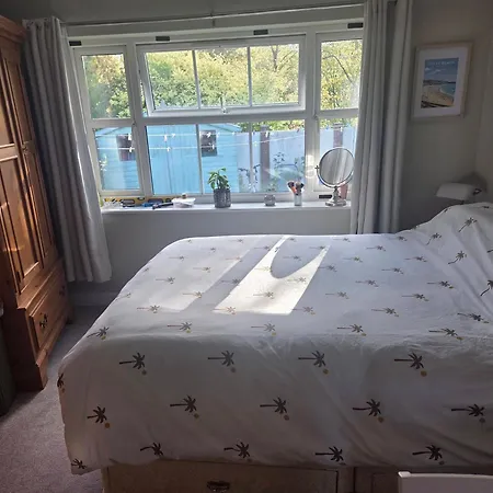 Double Ensuite - Sleeps 2 - Separate Entrance - Kitchenette * Bristol